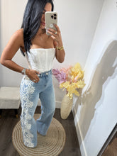 Load image into Gallery viewer, Jean Amanda
