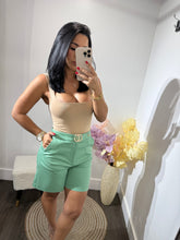 Load image into Gallery viewer, Short Belinda
