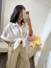 Load image into Gallery viewer, Top button Nadia
