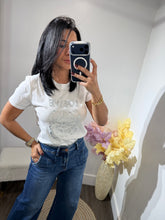 Load image into Gallery viewer, Graphic tee Loana
