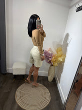 Load image into Gallery viewer, Short Belinda
