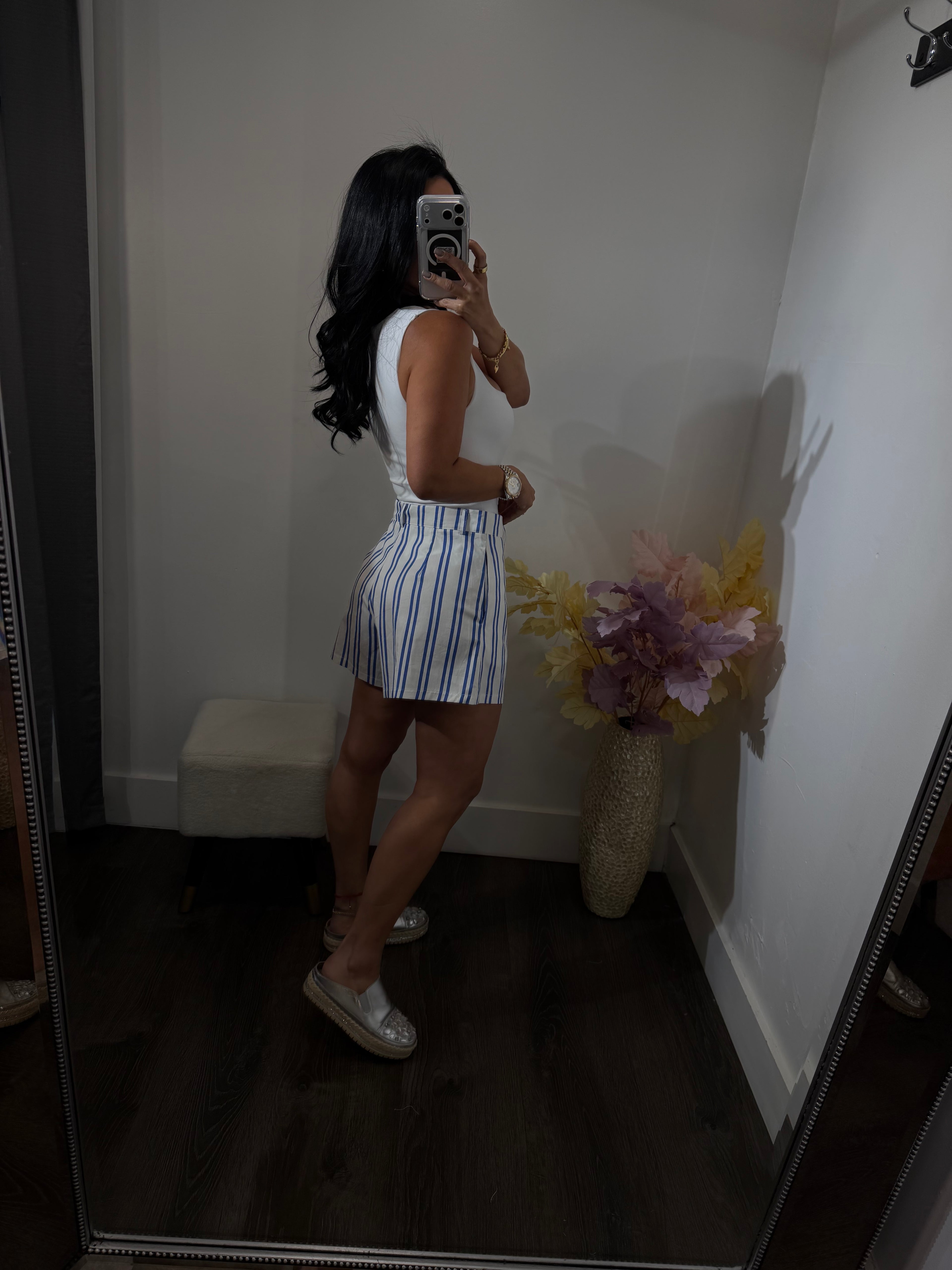 Short Sabrina