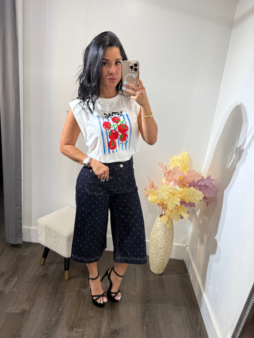 Graphic tee tomato