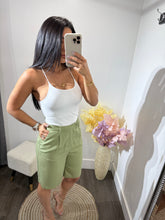 Load image into Gallery viewer, Short Lino Sabrina
