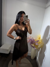 Load image into Gallery viewer, Dress satin Luisa

