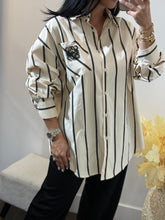 Load image into Gallery viewer, Top button Loana
