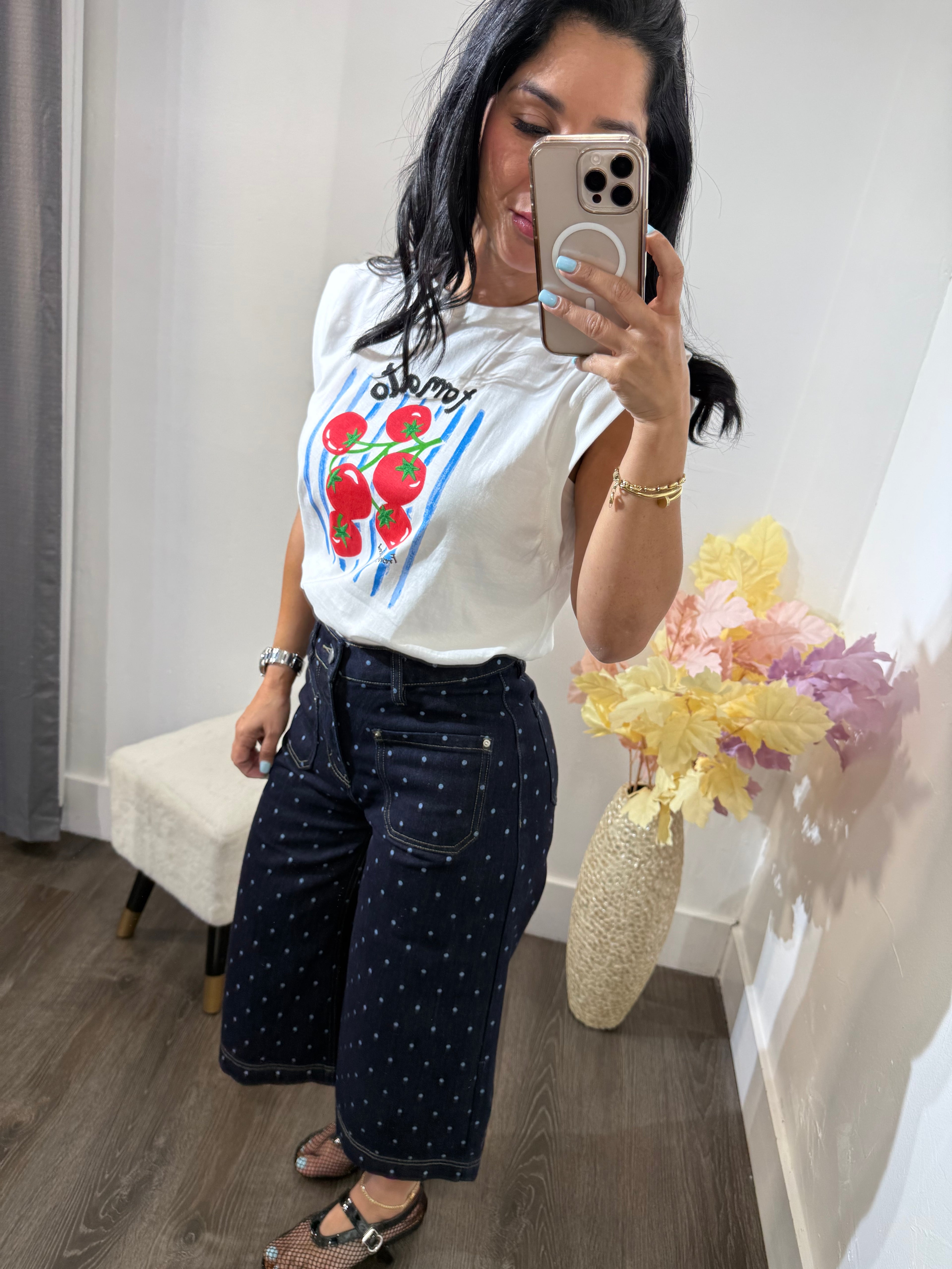 Graphic tee tomato