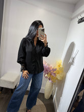 Load image into Gallery viewer, Top button Rina
