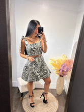 Load image into Gallery viewer, Dress Lula
