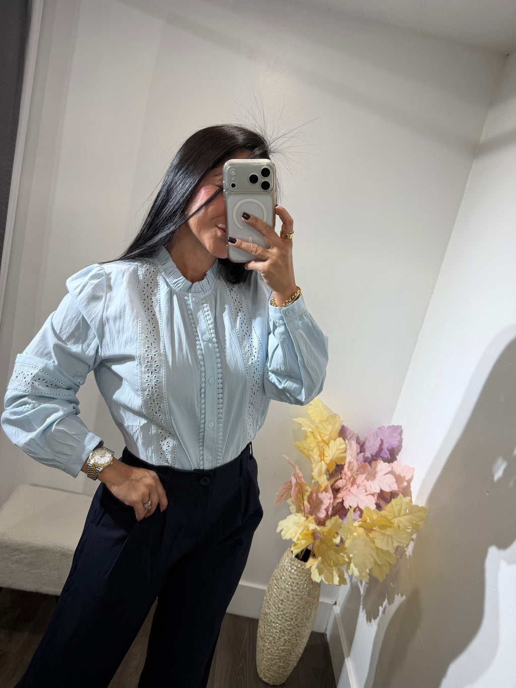 Top button Paula