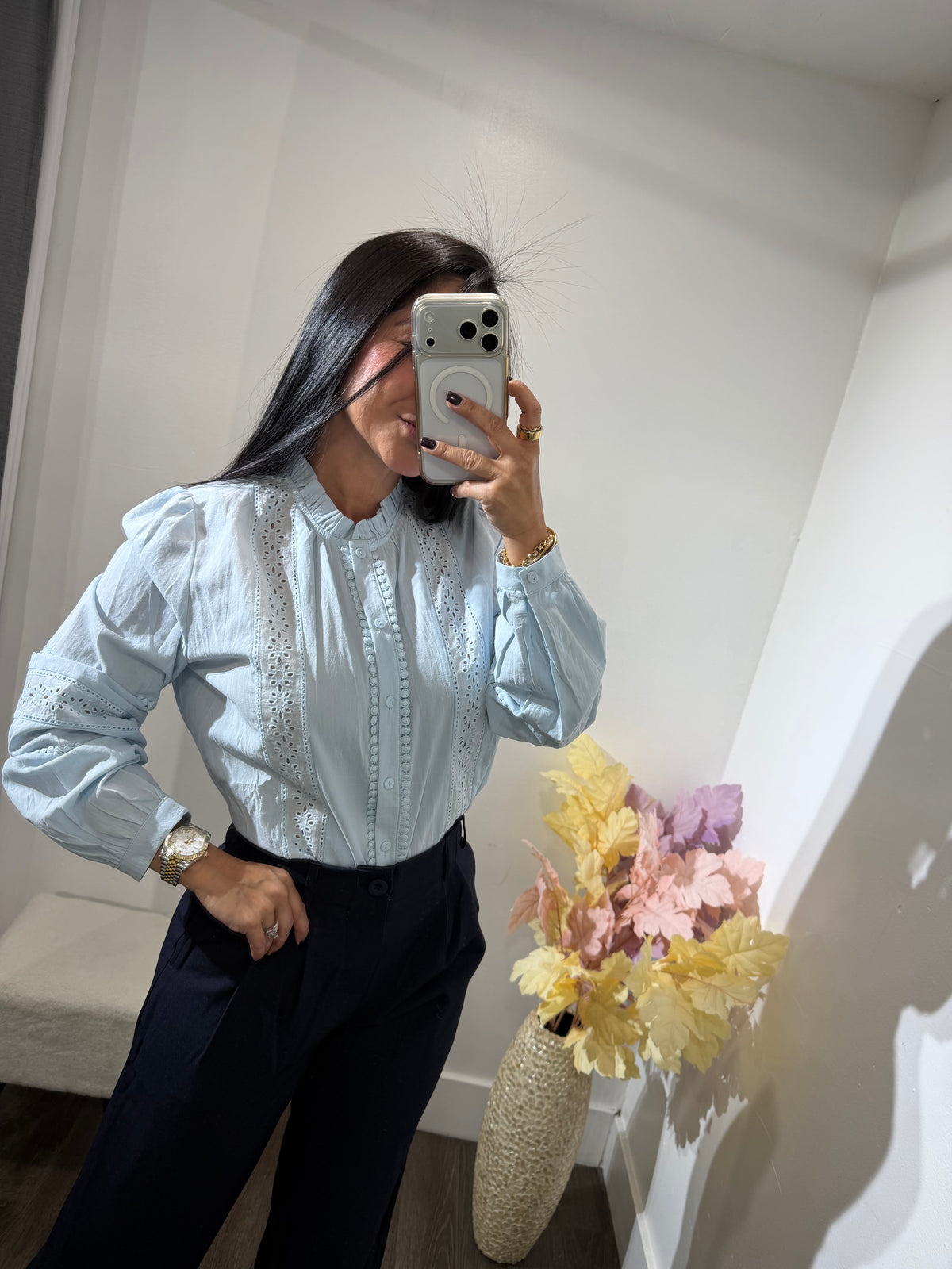 Top button Paula