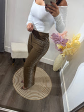 Load image into Gallery viewer, Jean Emilia
