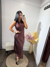 Load image into Gallery viewer, Maxi dress Satin Emi
