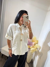 Load image into Gallery viewer, Top button Yuli

