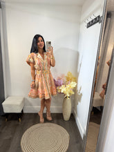 Load image into Gallery viewer, Dress Stela
