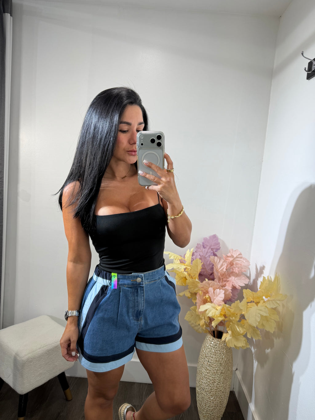 Short antonella