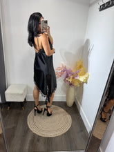 Load image into Gallery viewer, Dress satin Luisa
