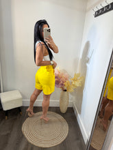Load image into Gallery viewer, Short Melina
