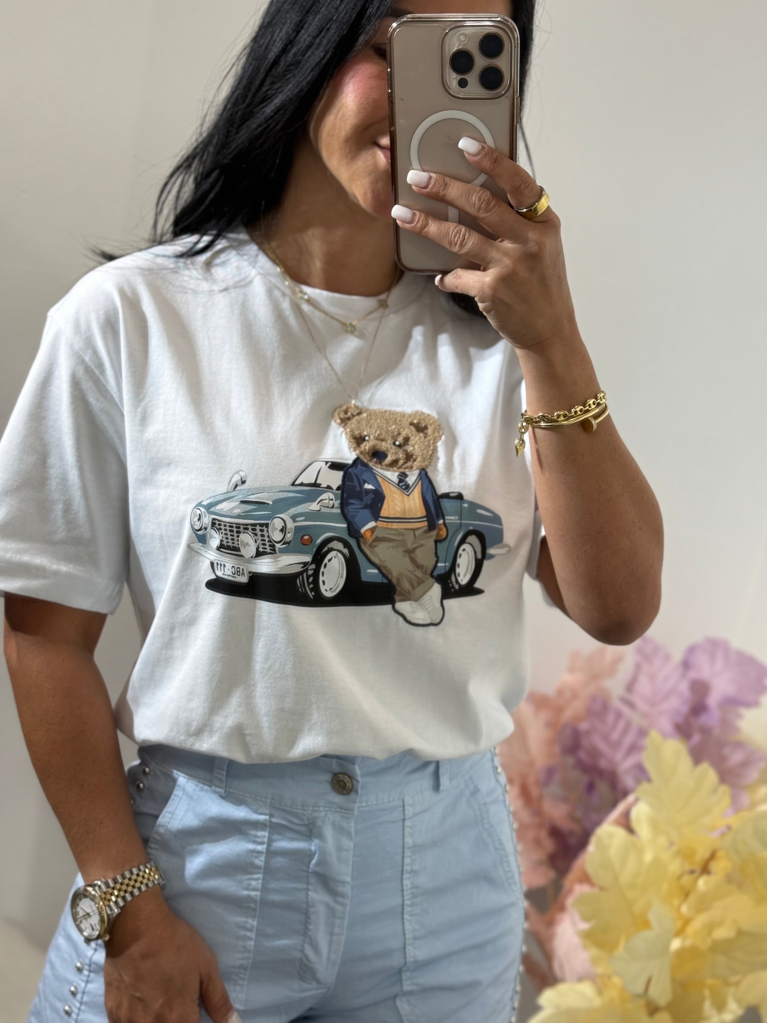 Graphic tee car bear