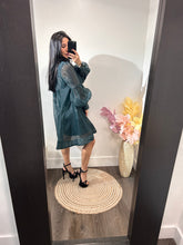 Load image into Gallery viewer, Dress lady

