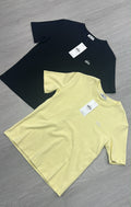 Graphic tee holly