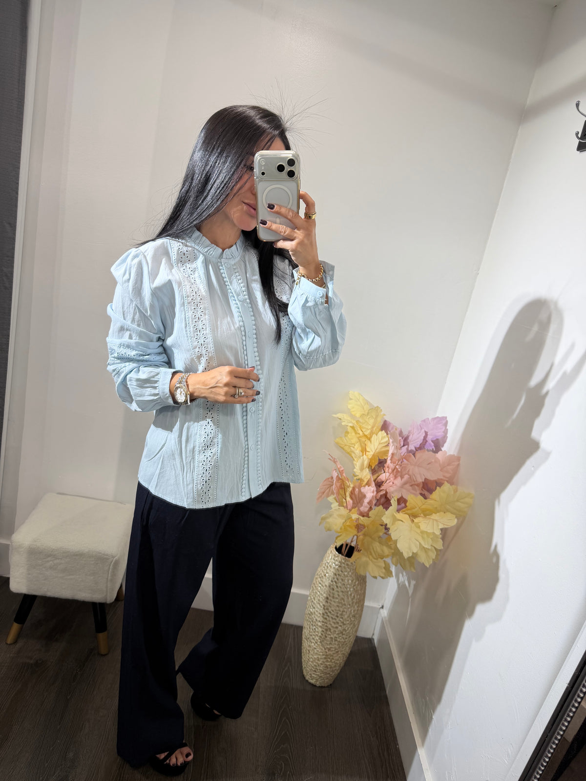 Top button Paula