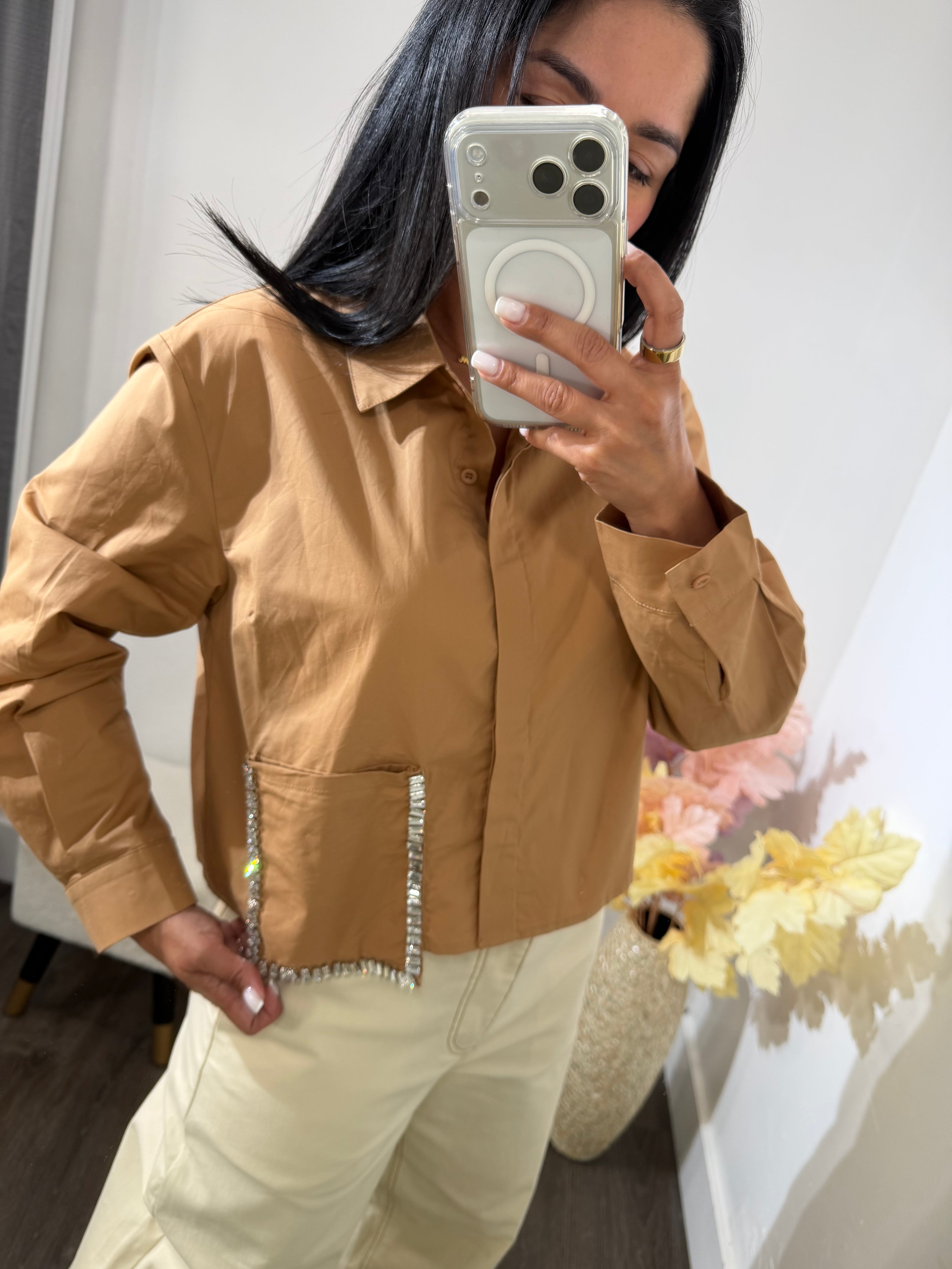 Top button Lisa
