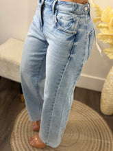 Load image into Gallery viewer, Jean Leo
