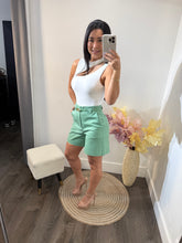 Load image into Gallery viewer, Short Melina
