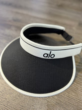 Load image into Gallery viewer, Hat lea
