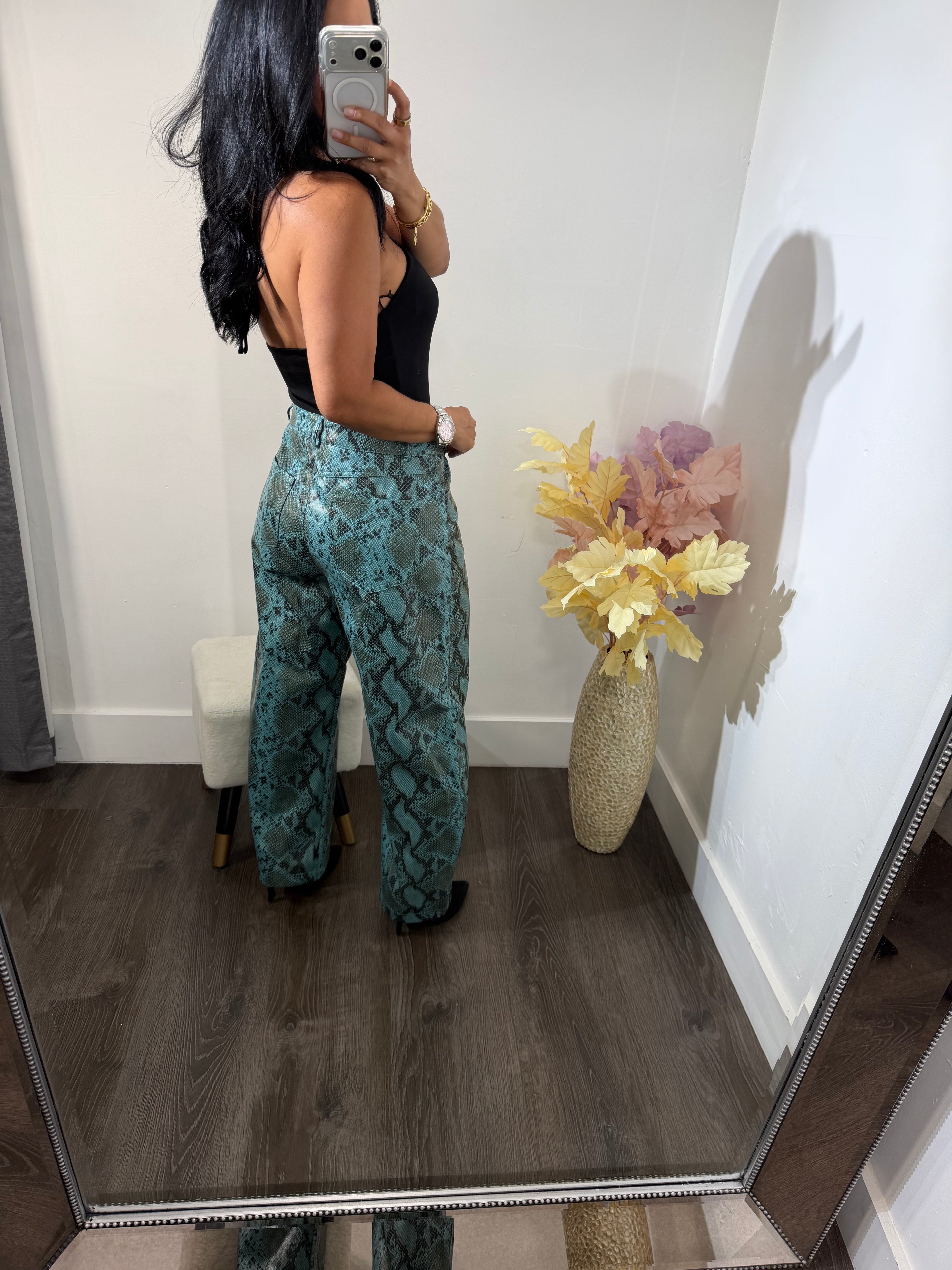 Pant snake