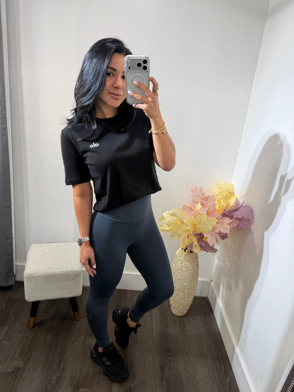 Graphic tee holly