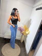 Load image into Gallery viewer, Jean Valentina
