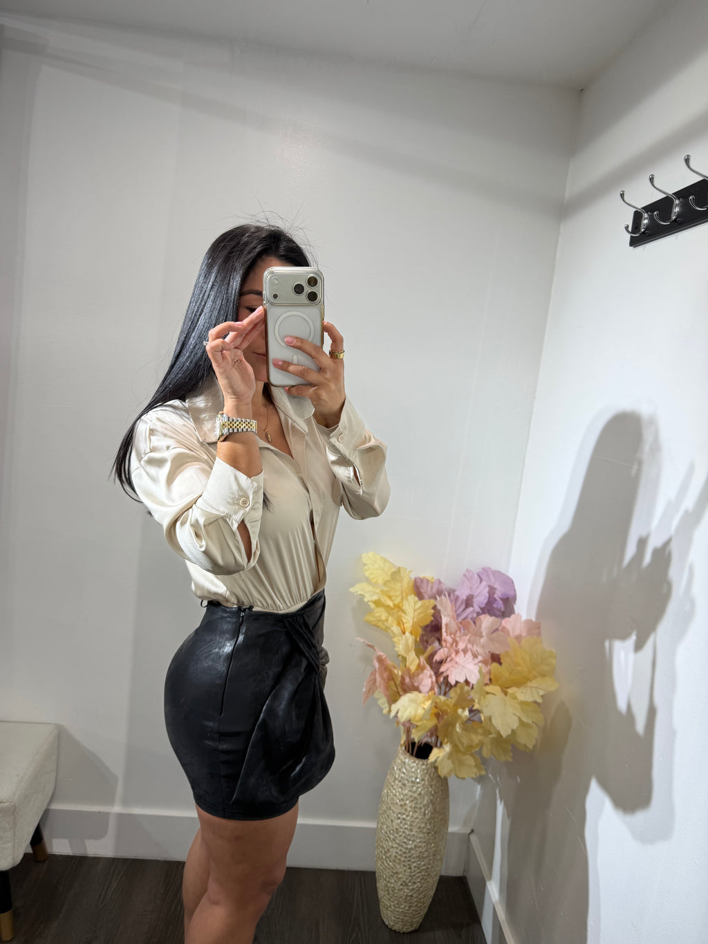 Skirt leather