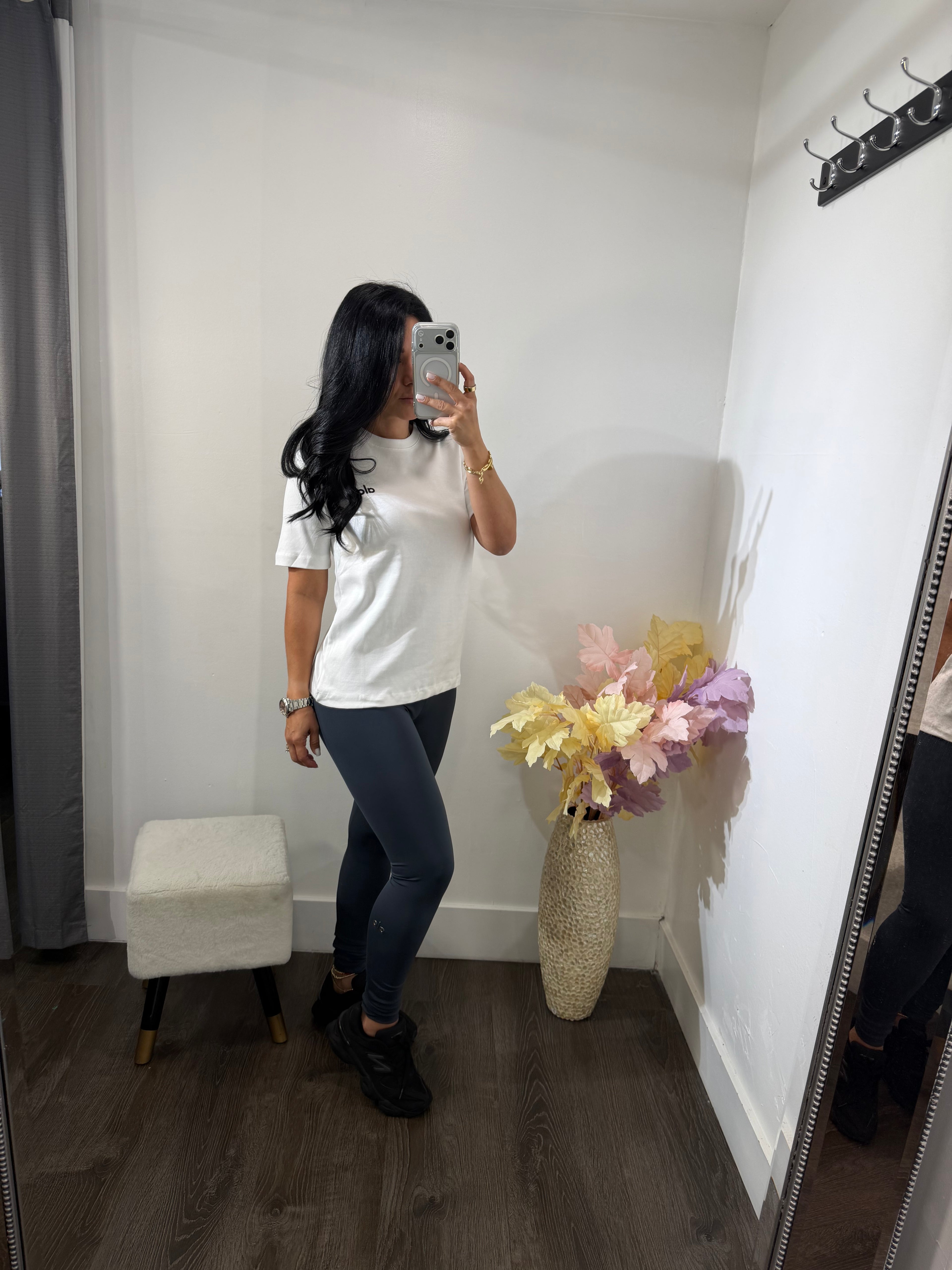 Graphic tee holly