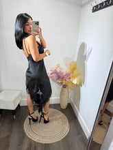 Load image into Gallery viewer, Dress satin Emma
