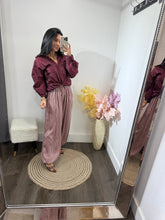 Load image into Gallery viewer, Top button sofia
