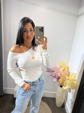Load image into Gallery viewer, Top Julia
