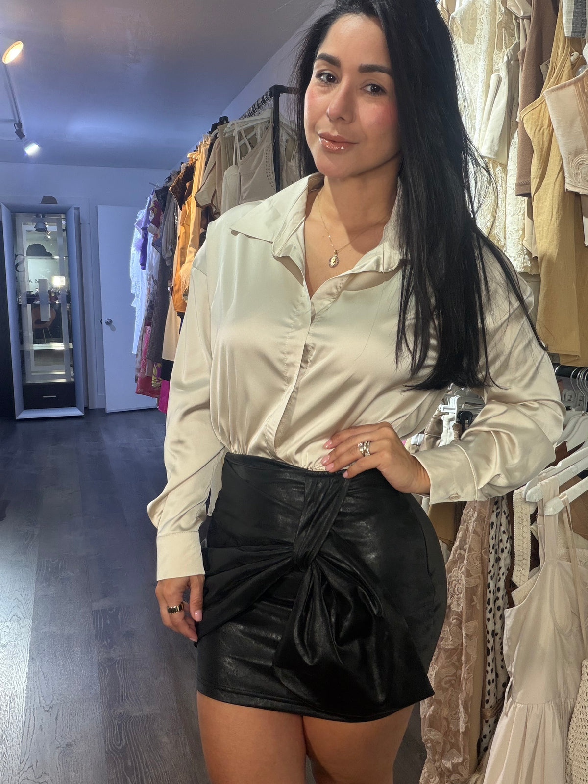 Skirt leather