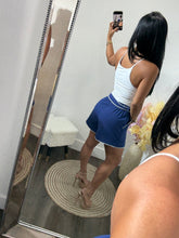 Load image into Gallery viewer, Short Elaine
