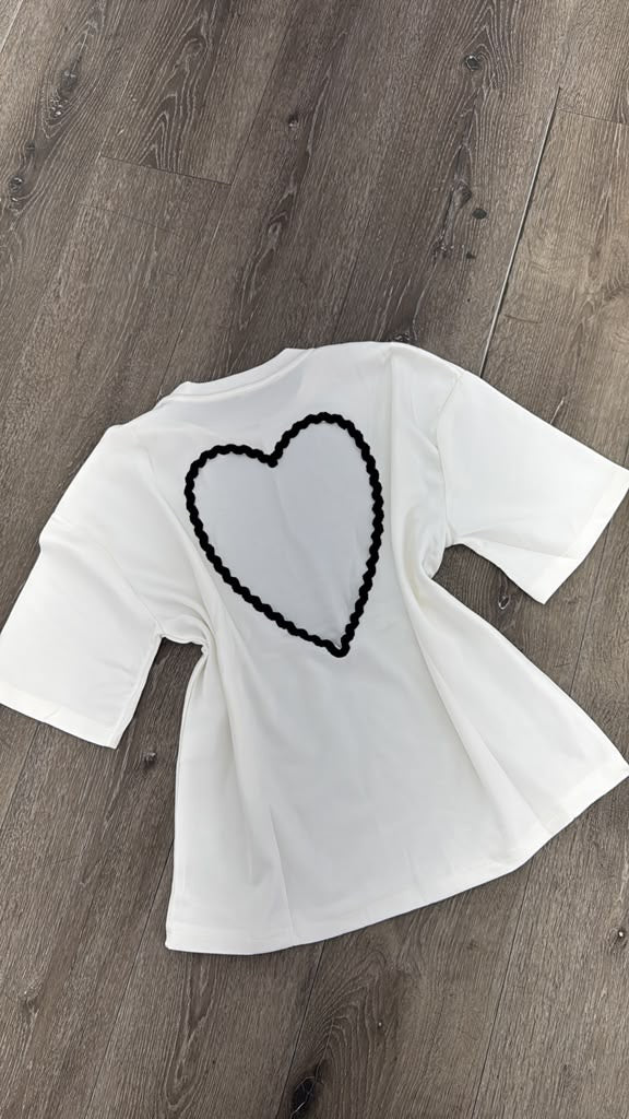 Graphic tee heart