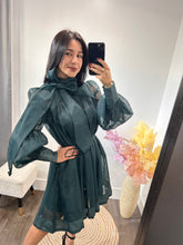Load image into Gallery viewer, Dress lady
