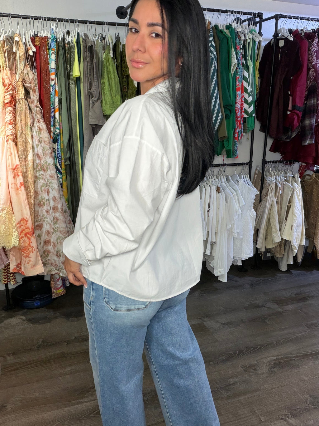 Top button alina