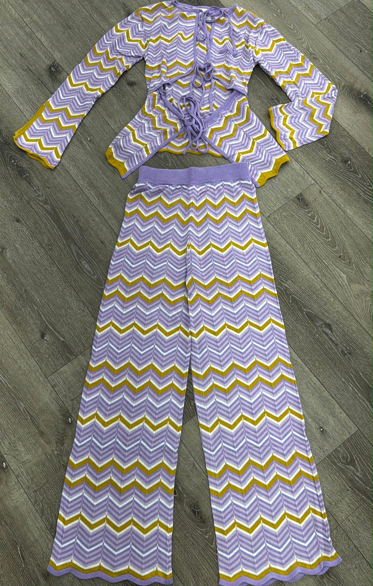 Set Emilia