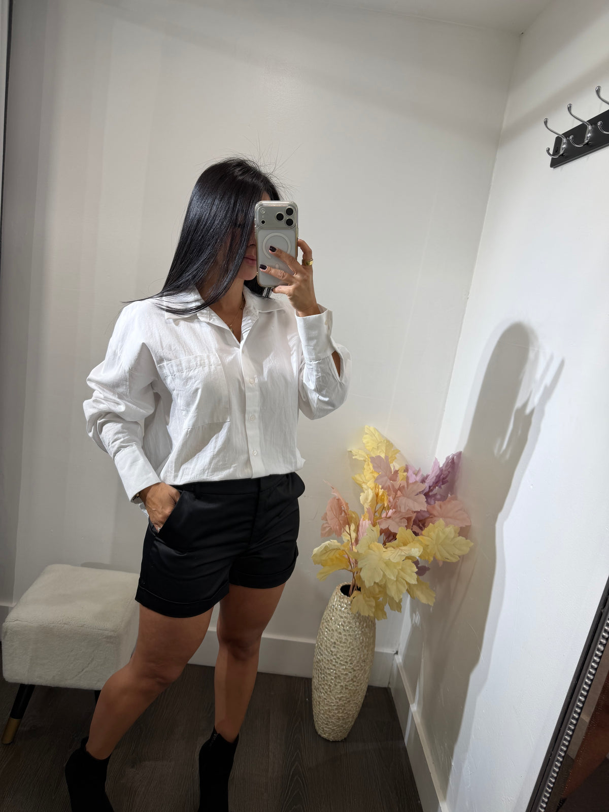 Short ovi satin
