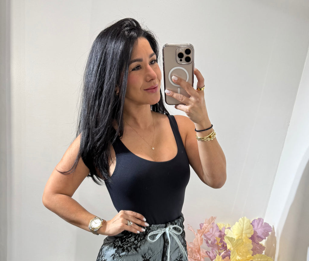 Top basic Liz