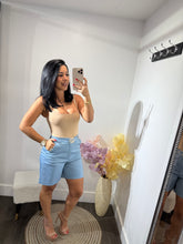 Load image into Gallery viewer, Short Belinda
