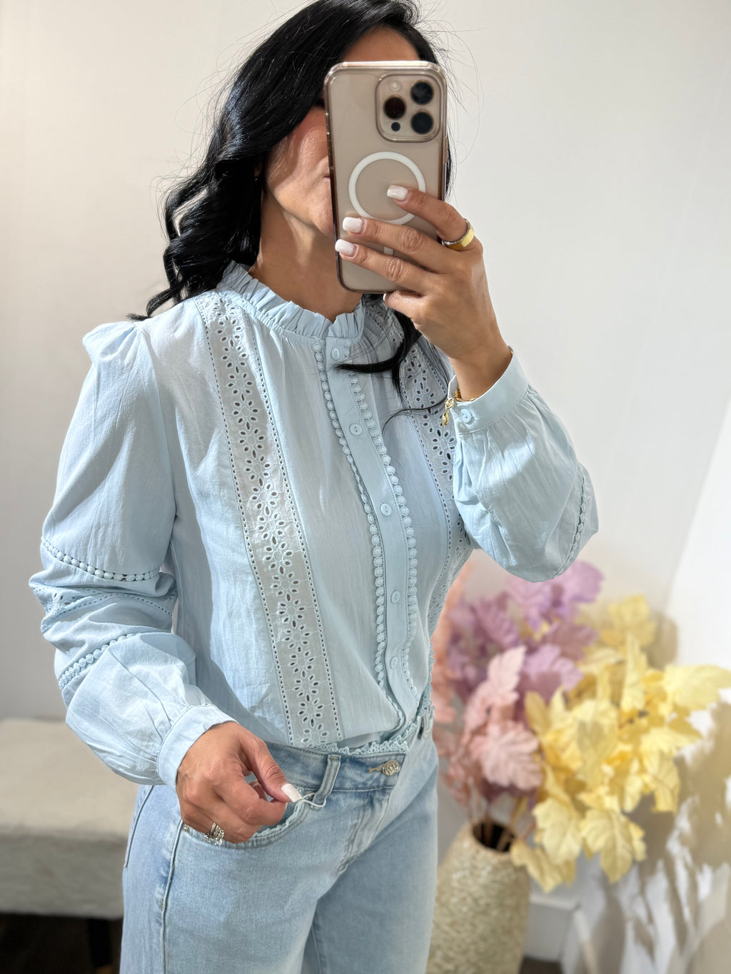 Top button Paula