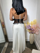 Load image into Gallery viewer, Maxi Dress satin Laila
