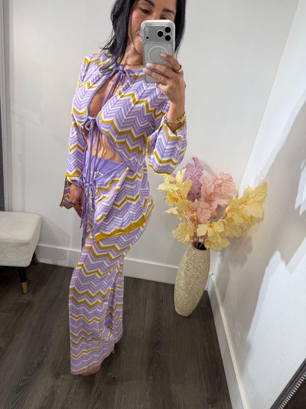 Set Emilia